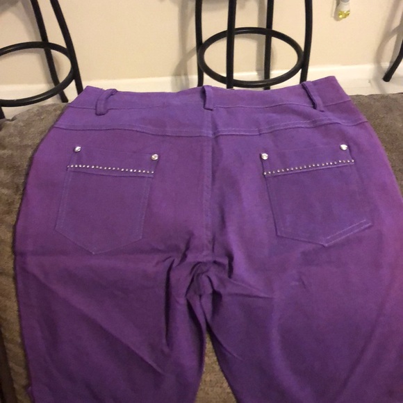 Female shorts - Picture 8 of 9